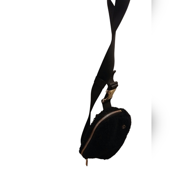 Lululemon Black Fleece Gold Festival Concert Crossbody Fanny Pack Bag Purse GUC - Picture 4 of 14